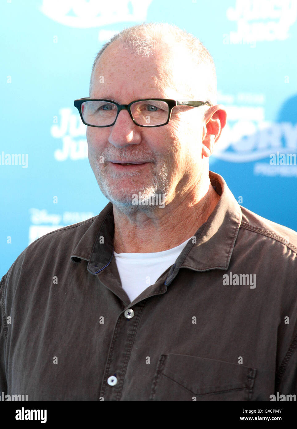 Welt-Premiere des Disney-Pixar "Finding Dory" am El Capitan Theatre - Ankünfte mit: Ed O'Neill wo: Los Angeles, California, Vereinigte Staaten von Amerika bei: 8. Juni 2016 Stockfoto