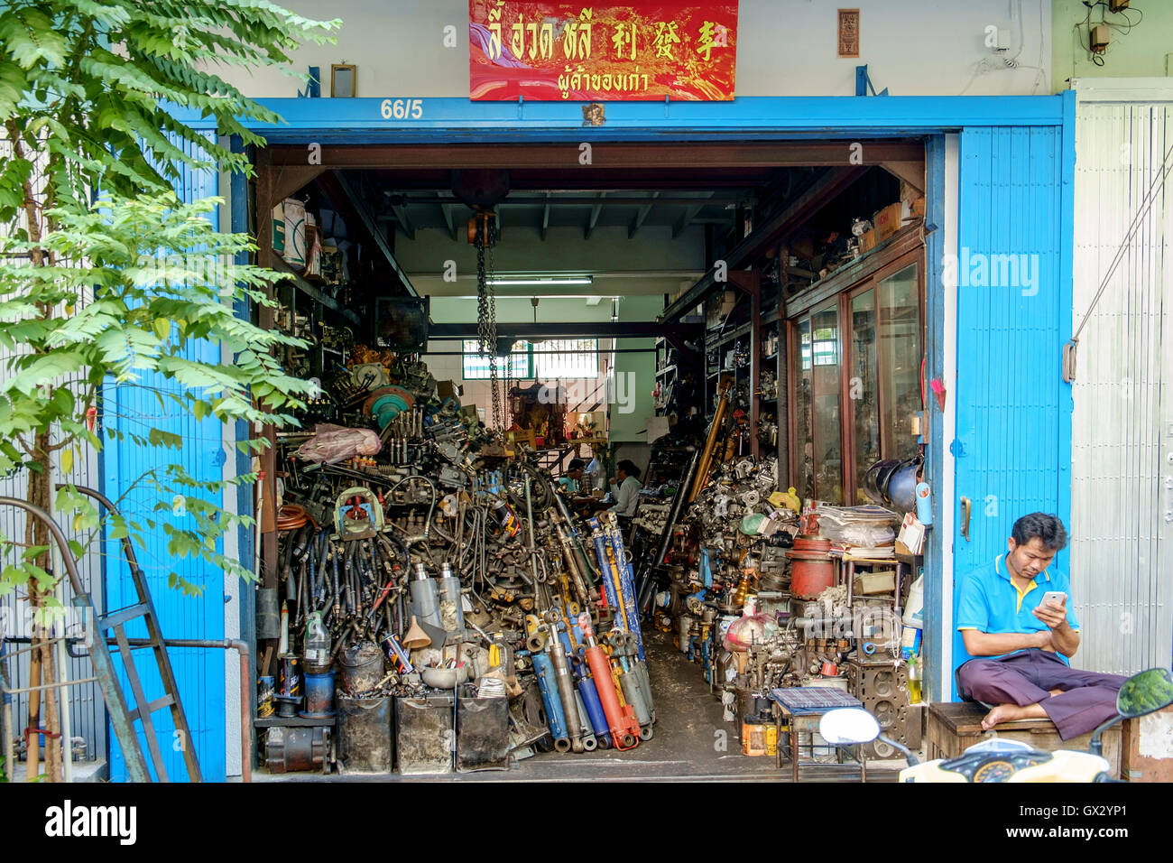 Ein Mechaniker-Shop in Chinatown, Bangkok, Thailand Stockfoto
