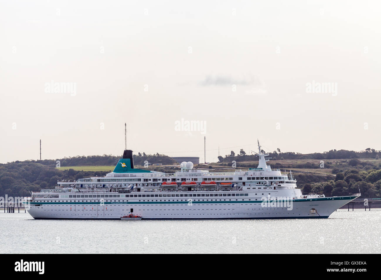 Pembrokeshire, UK. 15. Sept., 2016. MS Albatros dockt in Milford Haven, Pembrokeshire 15. September 2016. Das letzte Kreuzfahrtschiff der Saison, den Hafen Milford Haven mit ca. 830 Passagiere zu besuchen. Die Albatros überquerte die irische See von Dublin und Wil weiter die Isles of Scilly. Bildnachweis: Derek Phillips/Alamy Live-Nachrichten Stockfoto