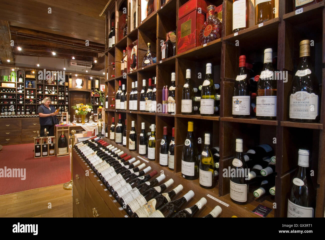 Innenansicht des renommierten Weinhandlung Jean-Luc Aegerter in Zentralfrankreich Beaune Burgund Stockfoto