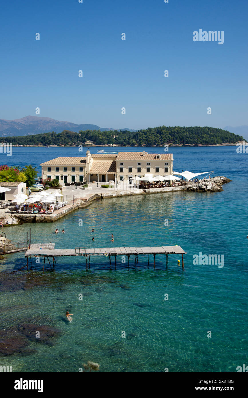 En Plo Cafe und Strand Faliraki Korfu alte Stadt Ionische Inseln Griechenland Stockfoto