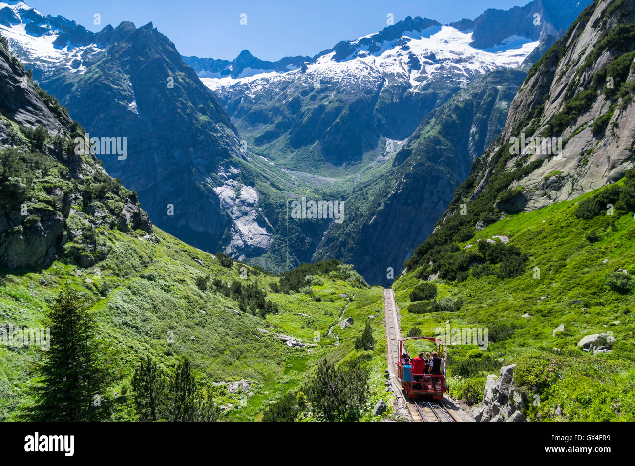 Gelmerbahn Standseilbahn in den Schweizer Alpen. Eine der steilsten Standseilbahnen der Welt mit einer Maximalsteigung von 106 %. Stockfoto