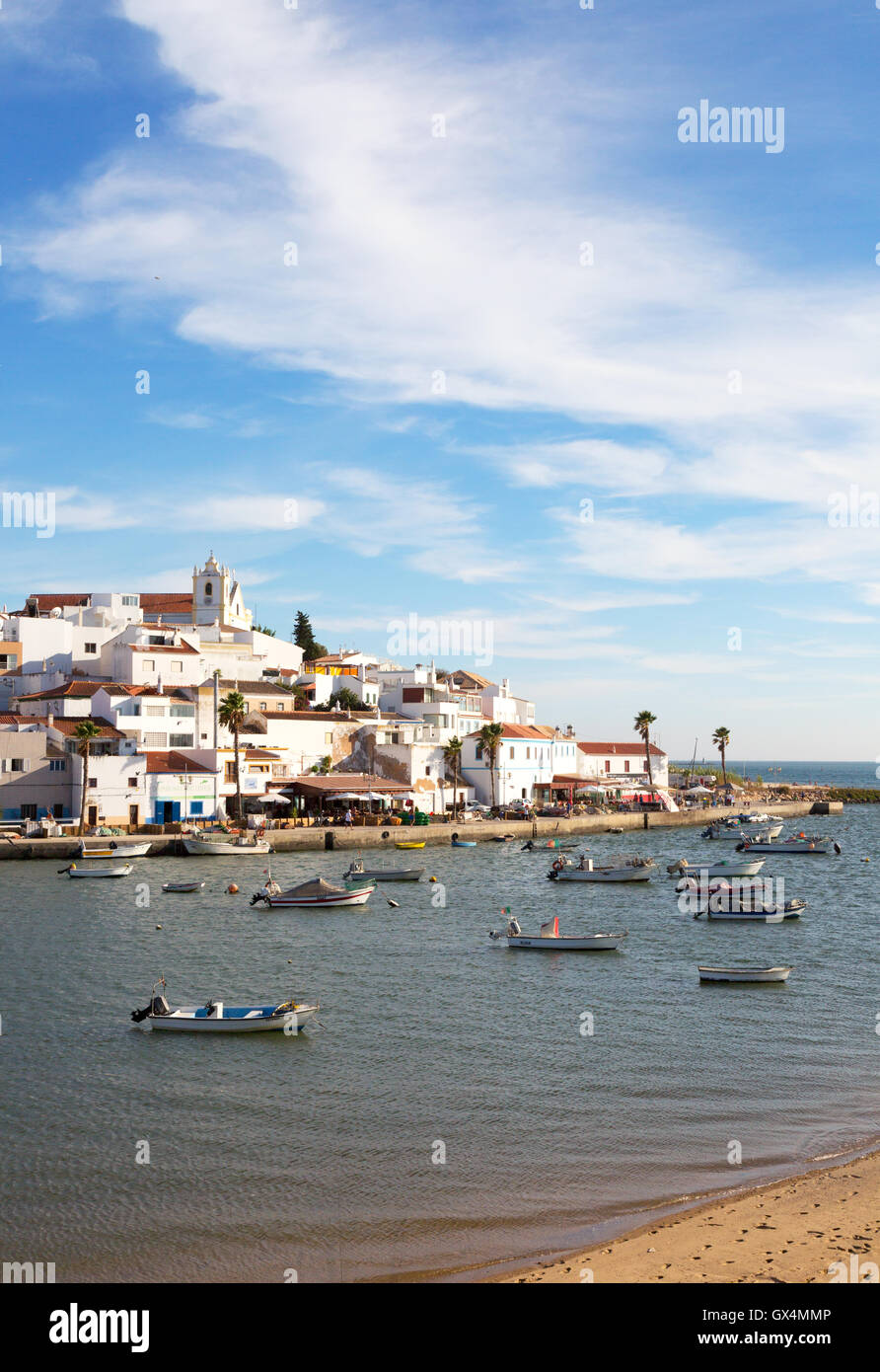 Hafen und Fischerei Dorf Ferragudo, Algarve, Portugal, Europa Stockfoto
