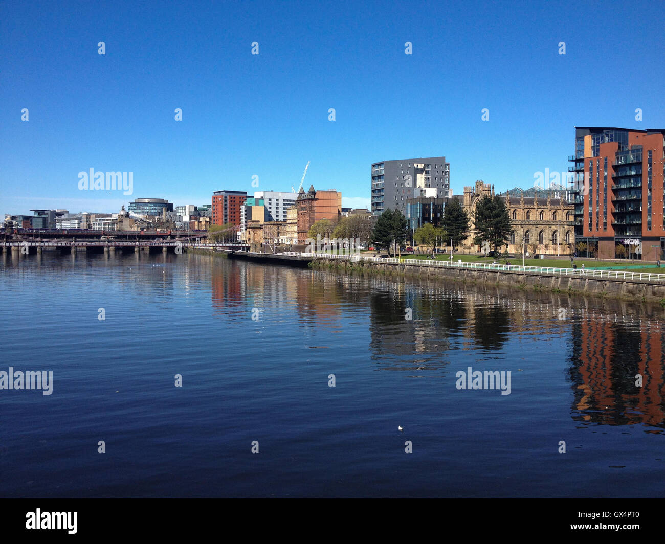 Mit Blick auf den Fluss Clyde in Glasgow, Schottland Stockfoto