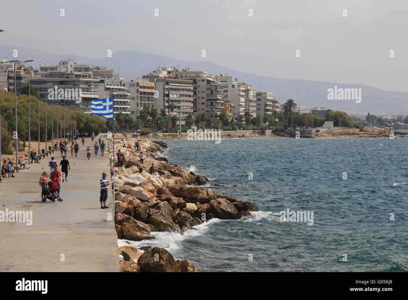 Blick auf die Küste Seite in Palaio Faliro, Athen, Griechenland. Stockfoto