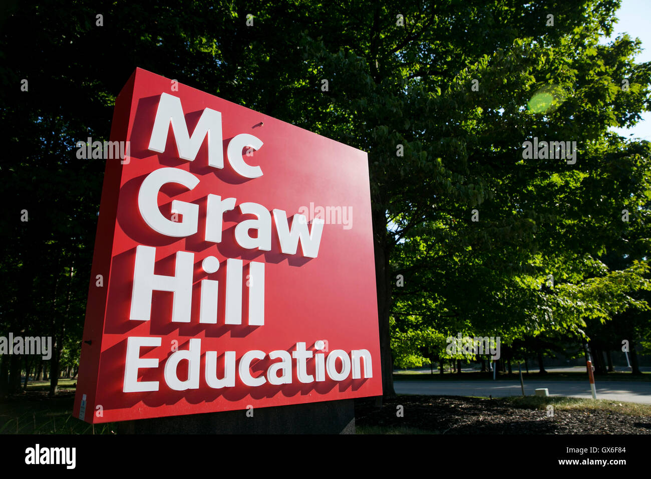 Ein Logo Zeichen außerhalb einer Einrichtung von McGraw-Hill Education in Columbus, Ohio am 23. Juli 2016 besetzt. Stockfoto