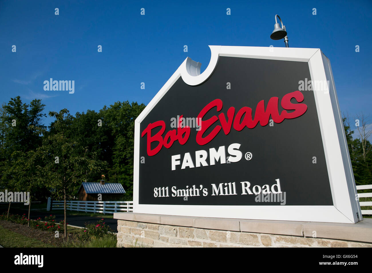 Ein Logo Zeichen außerhalb der Hauptsitz der Bob Evans Farmen in New Albany, Ohio am 24. Juli 2016. Stockfoto