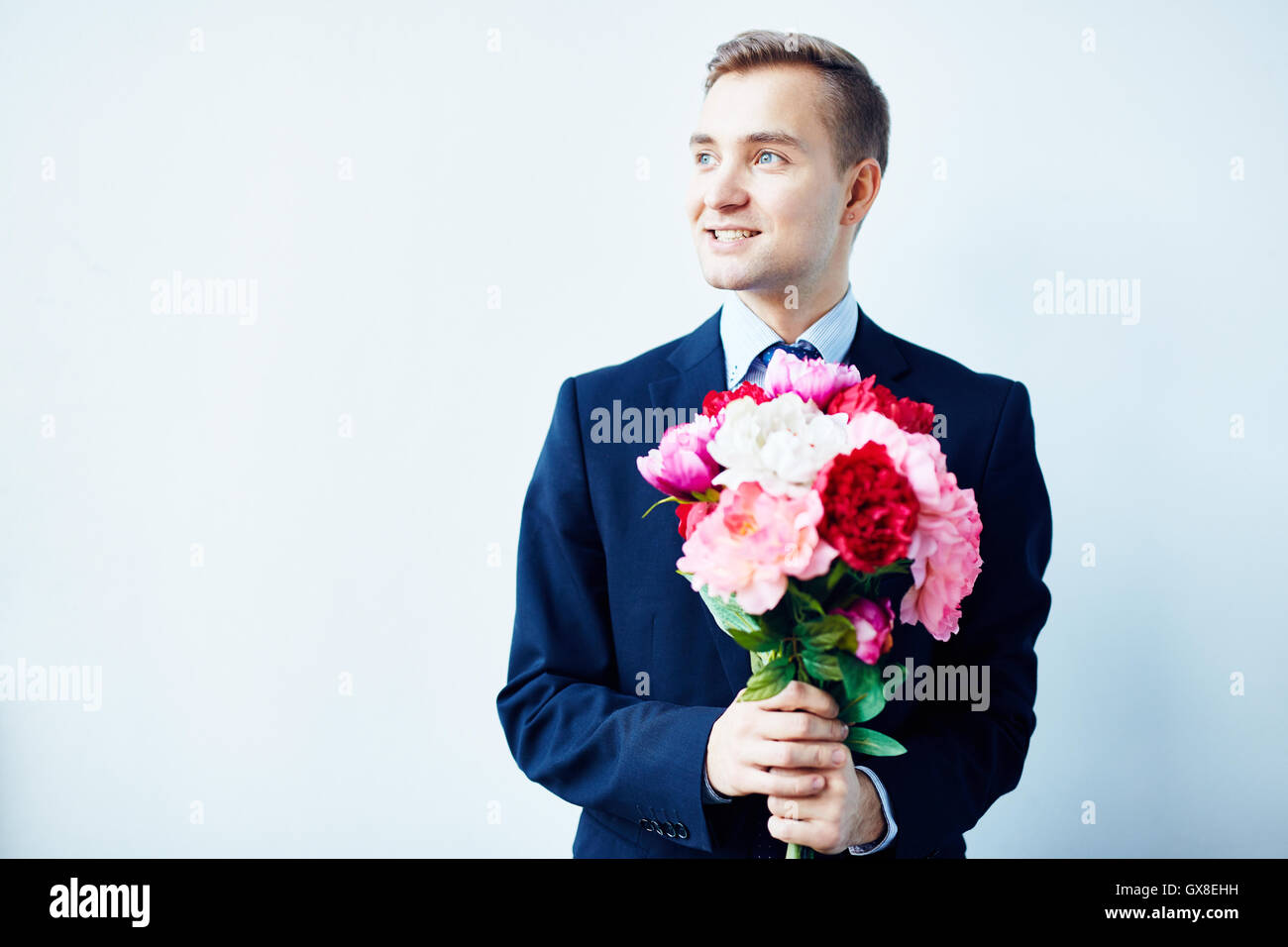 Lover mit Blumen Stockfoto