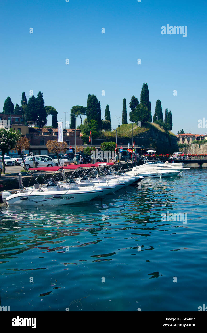 Mieten Sie Boote, Peschiera del Garda, Gardasee, Italien Stockfoto