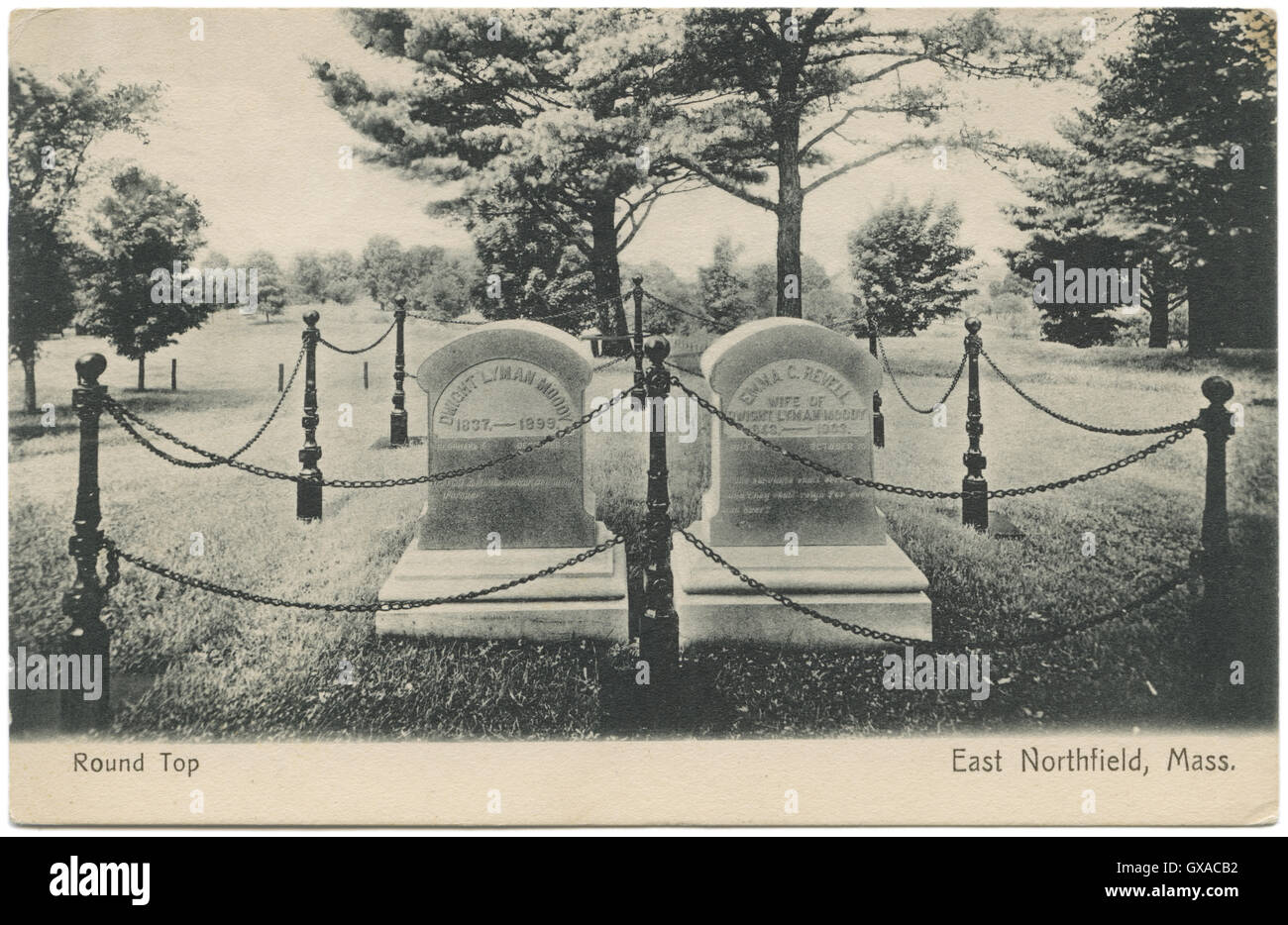 Runde Top Grabstätte der renommierte amerikanische Evangelist d.l. Moody (1837 – 1899) und seine Frau, Emma Charlotte Revell Moody (1843-1903), in East Northfield, Massachusetts. (USA) Stockfoto