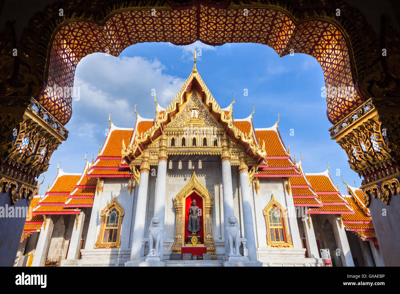 Wat Benchamabophit auch bekannt als Marmor-Tempel bei Sonnenuntergang, Bangkok, Thailand Stockfoto