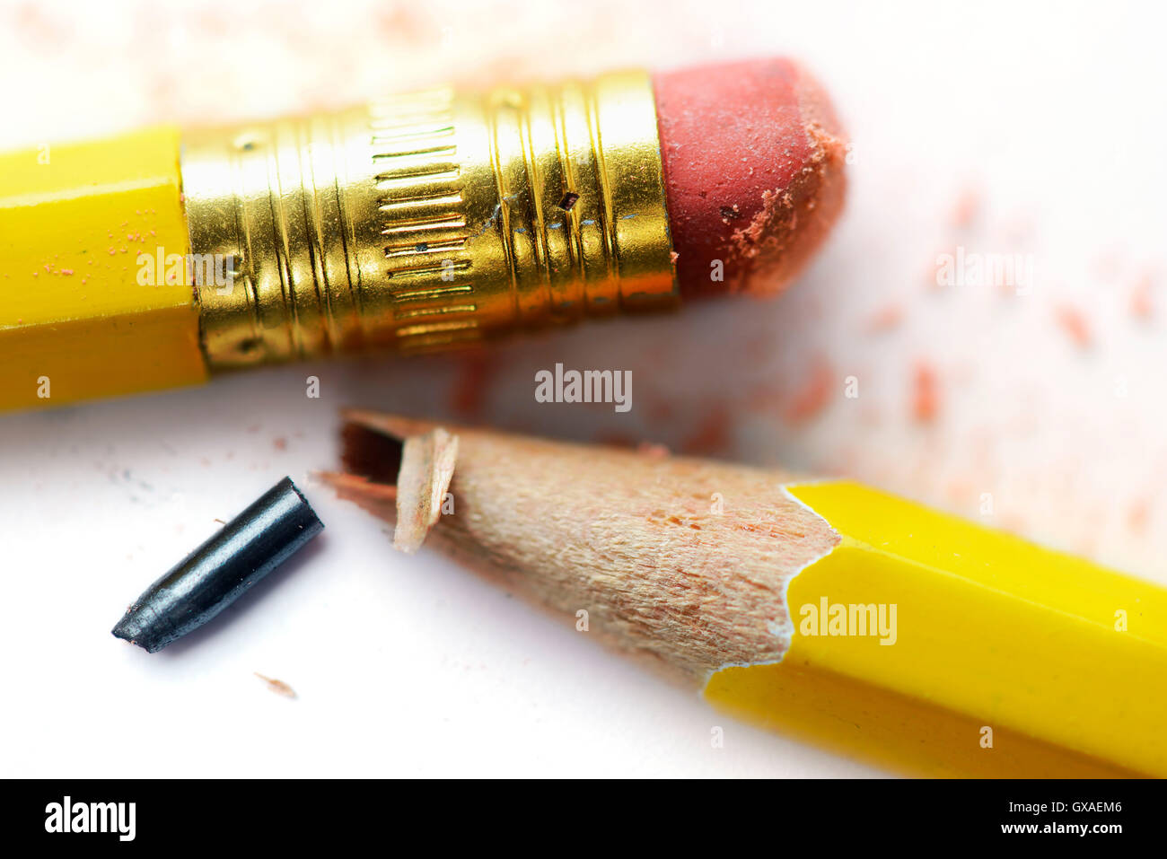 Durchgebrochener Bleistift, Satireskandal Stockfoto