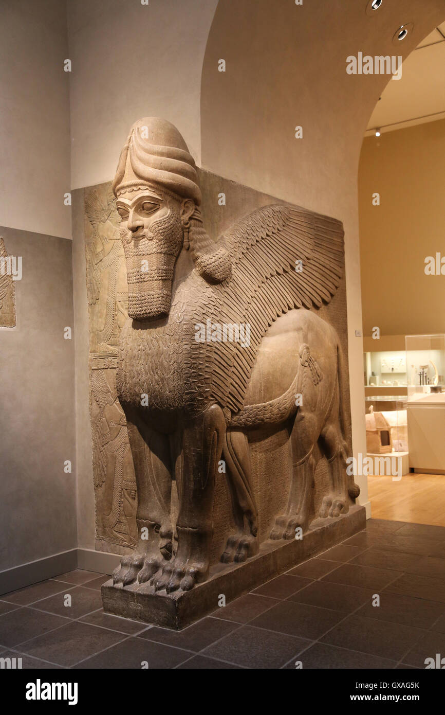 Unter der Leitung von menschlichen geflügelten Löwen (Lamassu). 883-859 V. CHR.. Neo-assyrischen. Herrschaft von Ashurnasirpal. Nimrud (alte Kalhu). Mesopotamien. Stockfoto