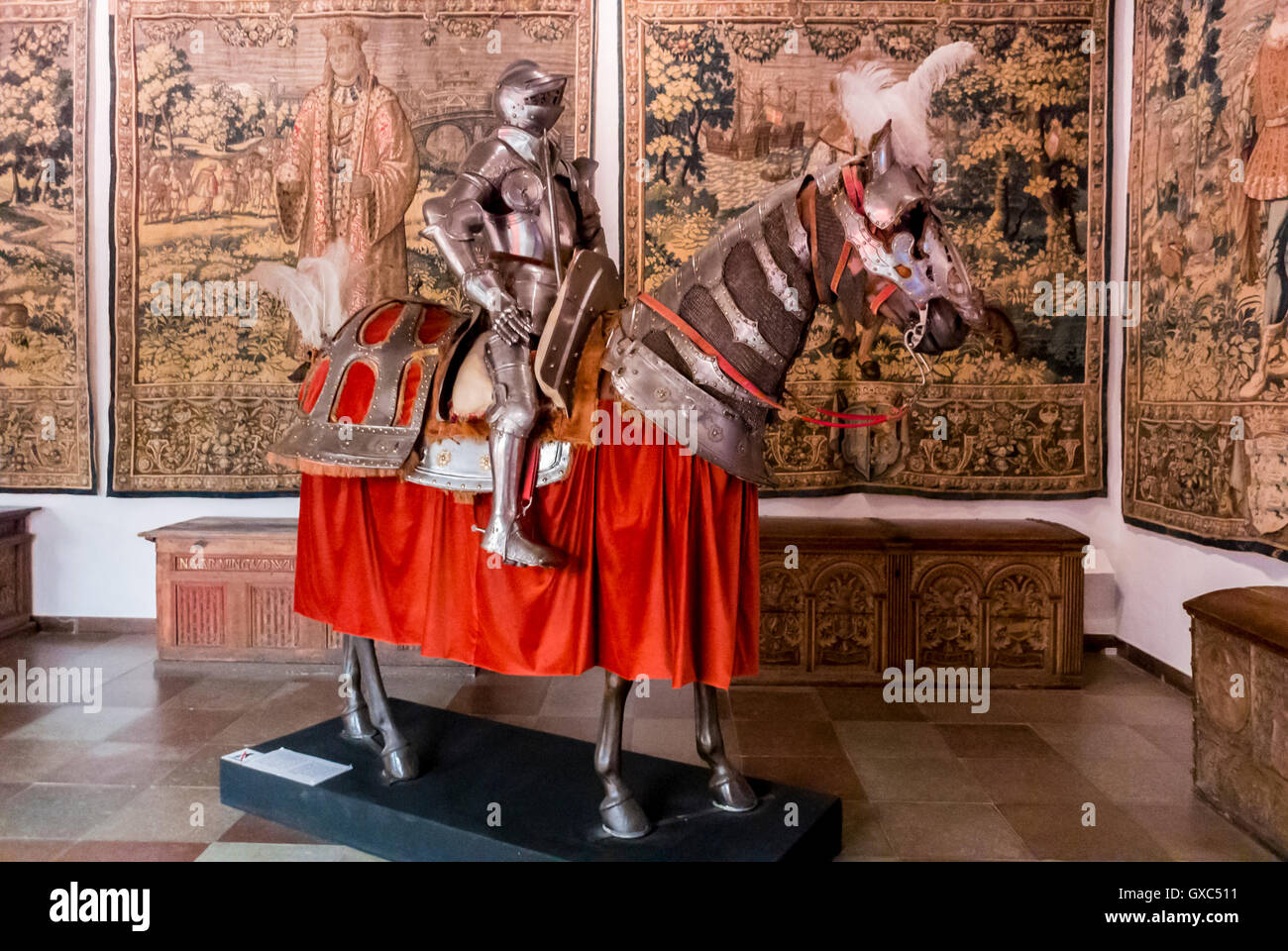 Kopenhagen, Dänemark, innen, das Nationalmuseum Nationalmuseet, Mittelalter, volle Rüstung, Pferd und Mensch, 16c Stockfoto