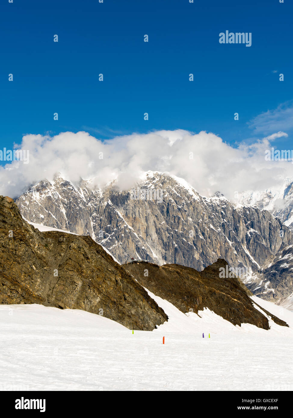 Ansicht des Denali (Mount McKinley) und die Alaska Range aus dem Ruth-Gletscher auf einen Rundflug von Talkeetna, Alaska. Stockfoto