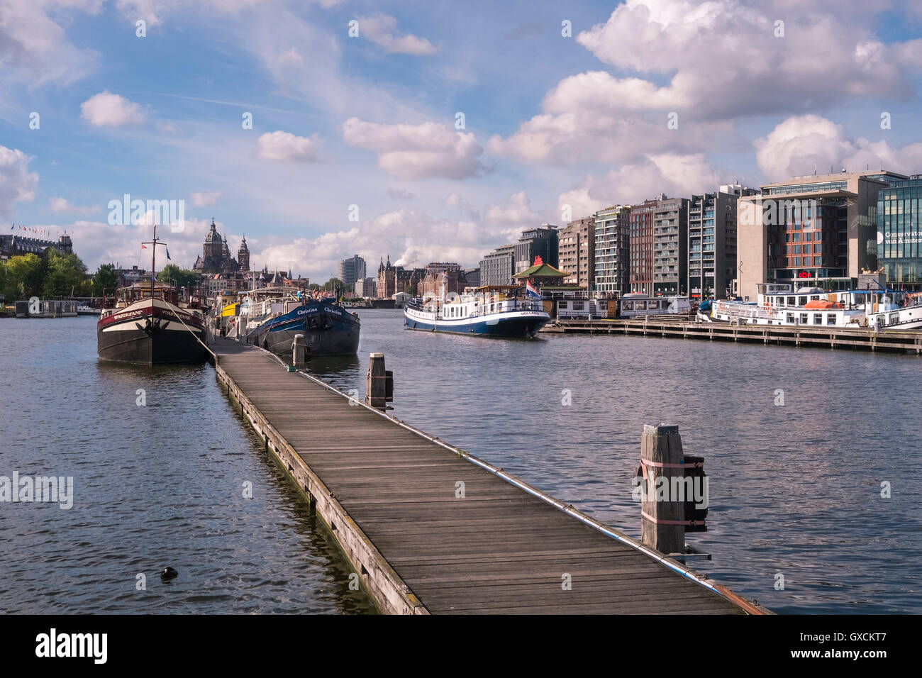 Waterfront Oosterdokseiland, Dock Osterinsel, Amsterdam, Niederlande Stockfoto
