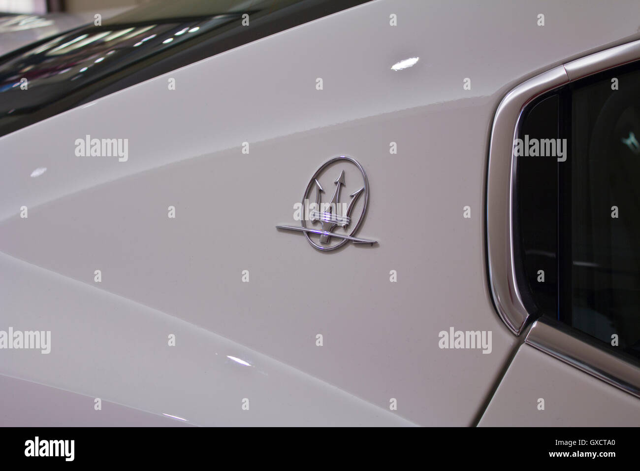 INDIANAPOLIS - ca. Oktober 2015: Maserati-Logo in der Nähe habe ich Stockfoto