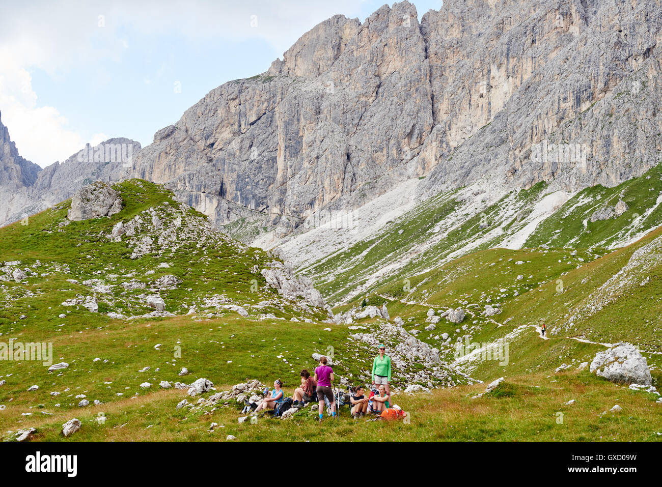 Wanderer auf felsigen Hügel von Berg, Österreich Stockfoto