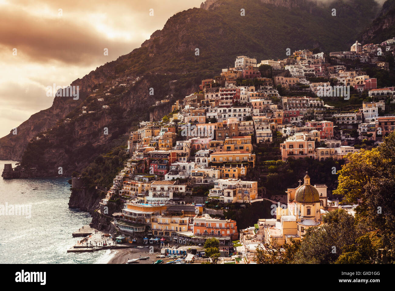 Klippe Seite Gebäude, Positano, Amalfi Küste, Italien Stockfoto