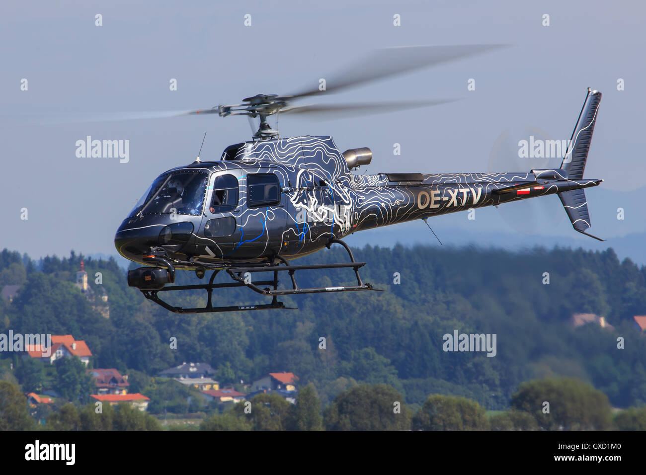 ZELTWEG, Steiermark, Österreich - SEPTEMBER 02: EUROCOPTER ECUREUIL AS-350B-3 bei Airpower in Zeltweg, Österreich Stockfoto