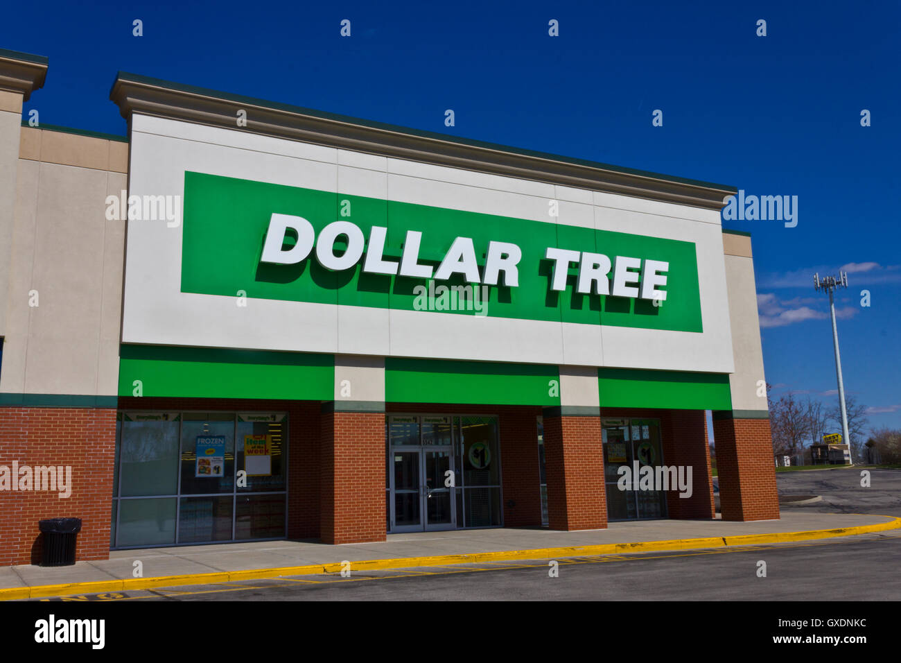 Indianapolis - ca. März 2016: Dollar Tree Discounter. Ich Preise bietet eine eklektische Mischung der Produkte mit Rabatt Stockfoto