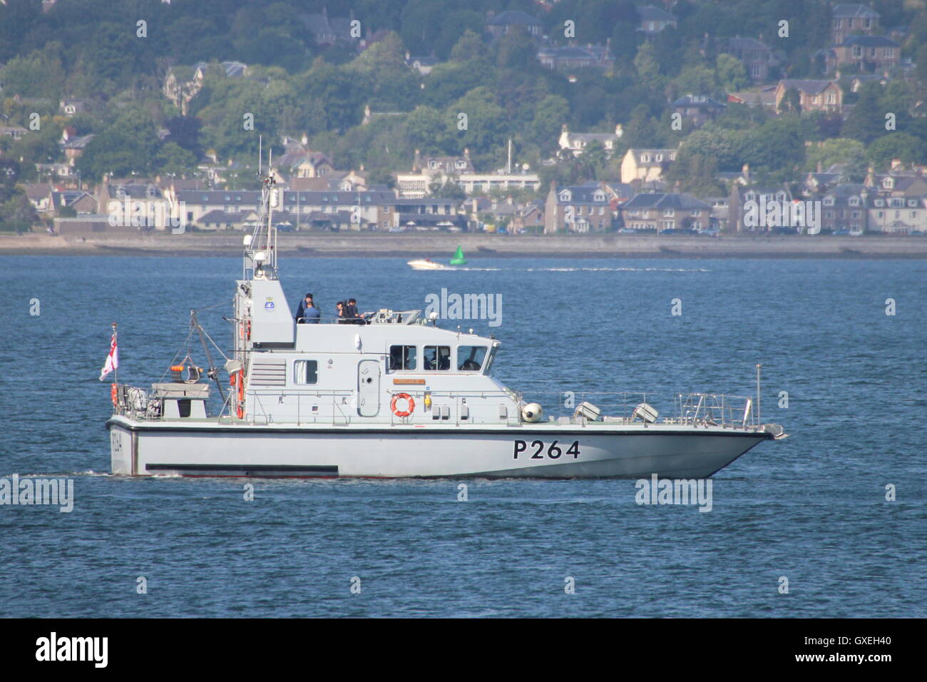 HMS Archer (P264), ein Patrouillenboot der Archer-Klasse der Royal Navy, aus Greenock während des schottischen Grand Prix des Meeres. Stockfoto