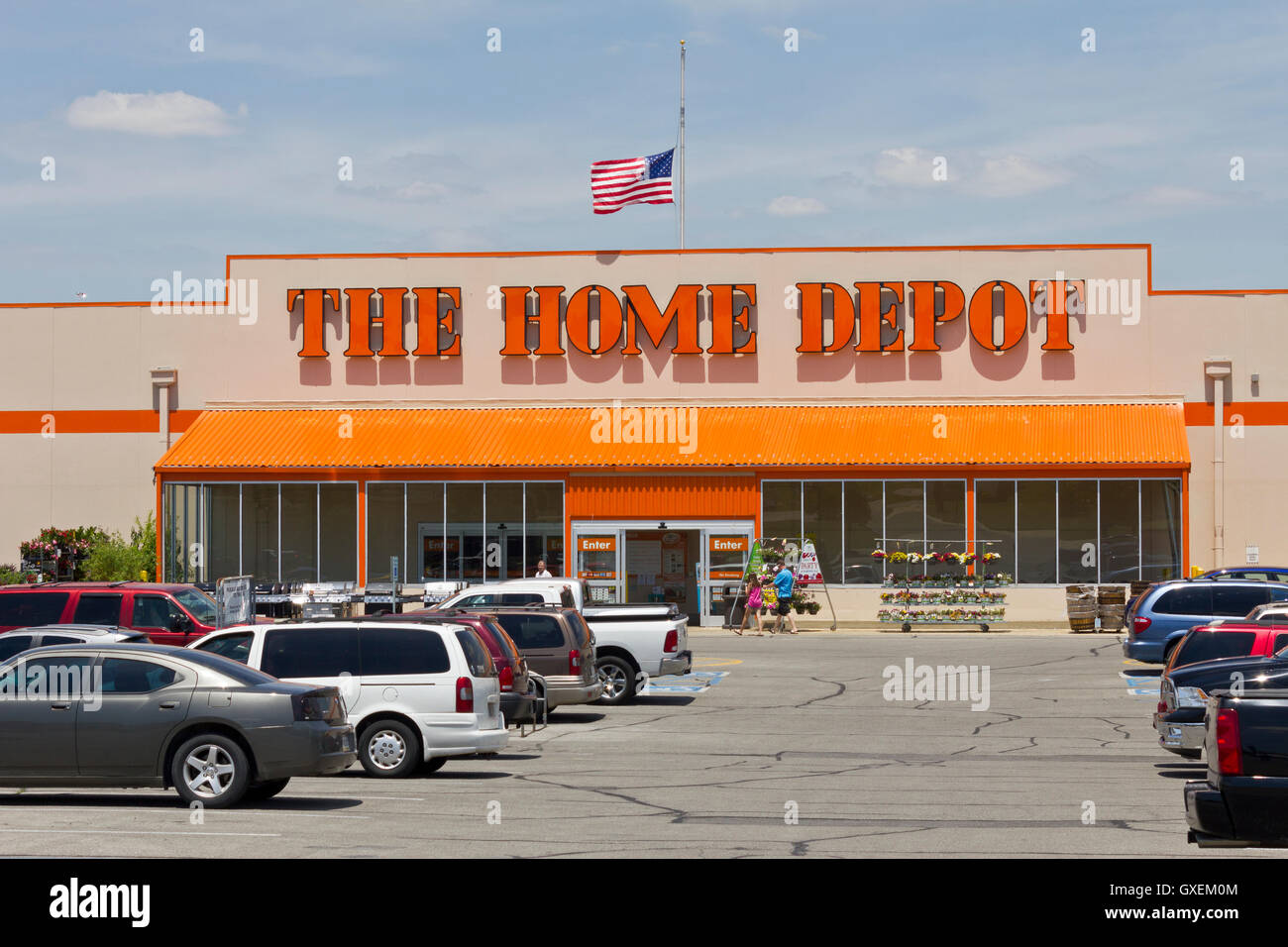 Logansport, IN - ca. Juni 2016: Home Depot Lage. Home Depot ist der größte Hause Verbesserung Einzelhändler in der uns II Stockfoto