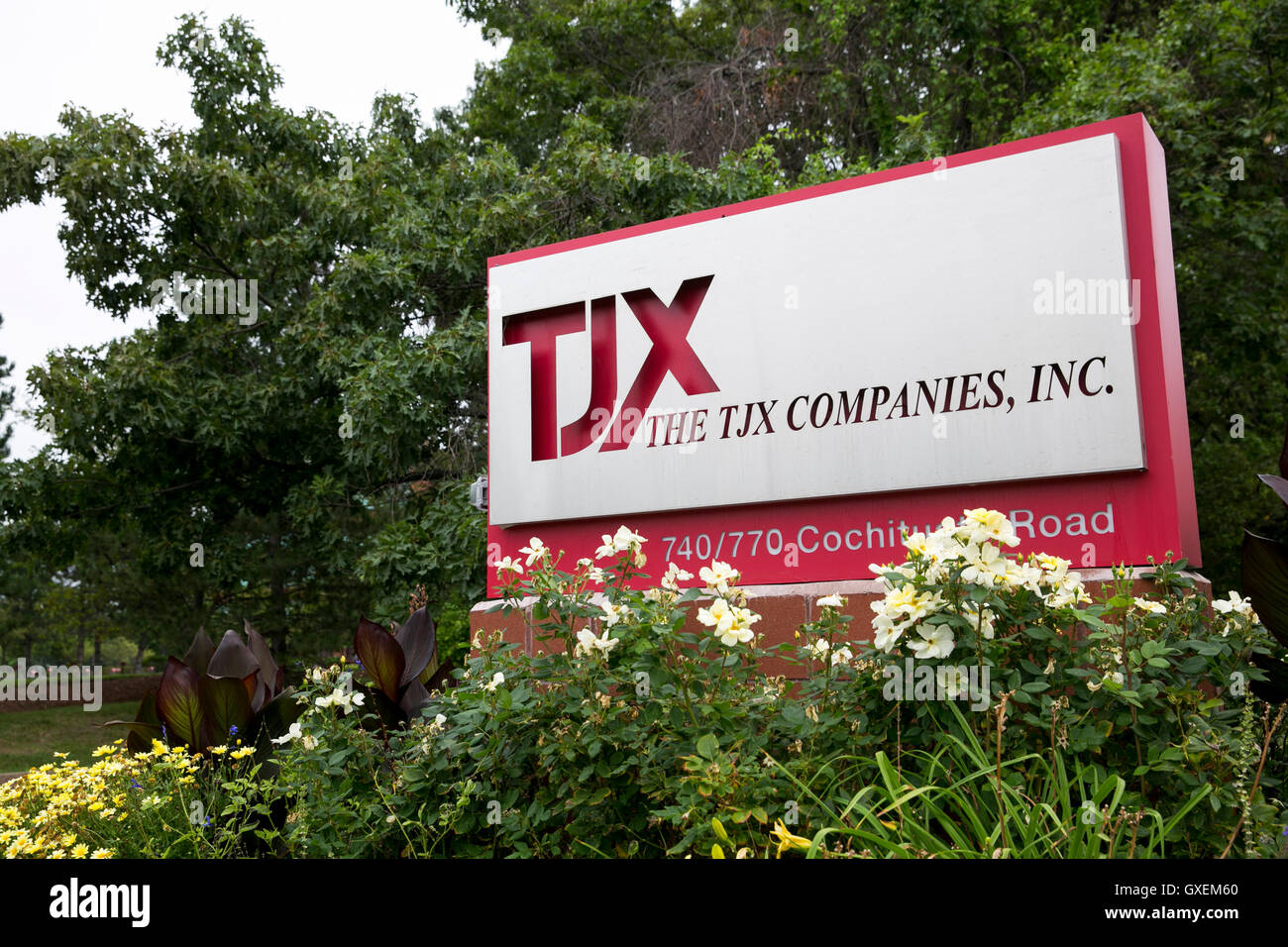 Ein Logo Zeichen außerhalb der Hauptsitz von The TJX Companies, Inc., in Framingham, Massachusetts am 13. August 2016. Stockfoto