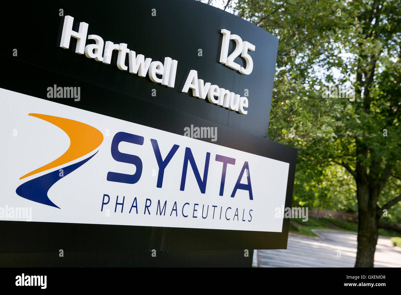 Ein Logo-Zeichen außerhalb einer Einrichtung von Synta Pharmaceuticals Corporation in Lexington, Massachusetts am 13. August 20 besetzt Stockfoto