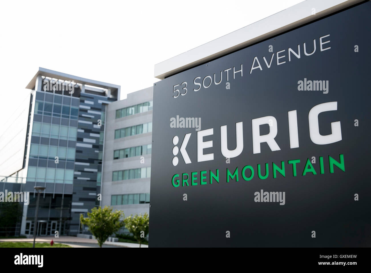 Ein Logo Zeichen außerhalb der Hauptsitz der Keurig Grüneberg in Burlington, Massachusetts am 13. August 2016. Stockfoto