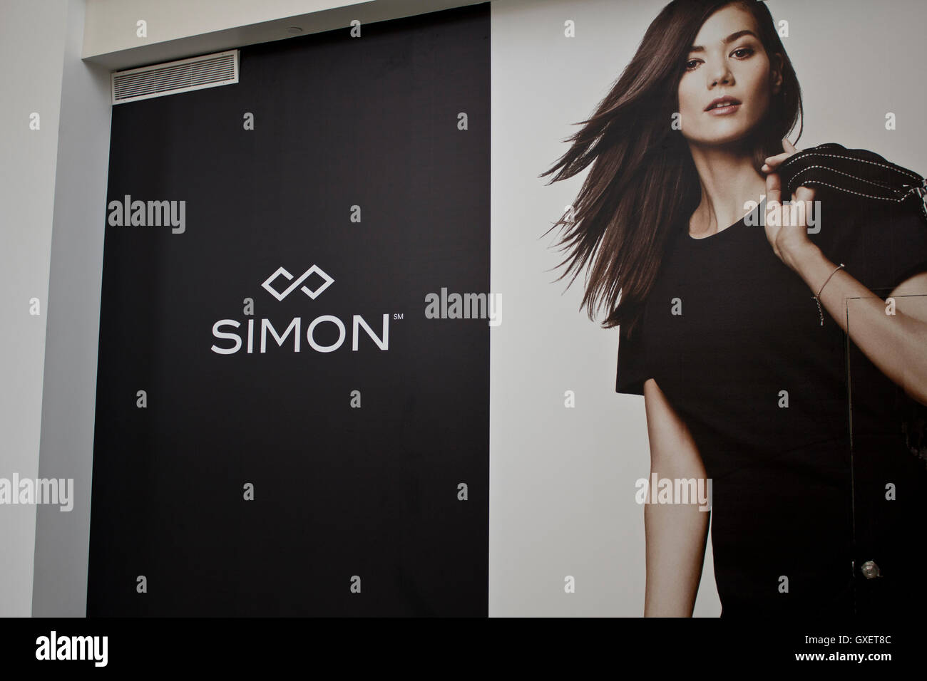 INDIANAPOLIS - ca. Oktober 2015: Simon Property Group Logo in einem Einkaufszentrum ich Stockfoto