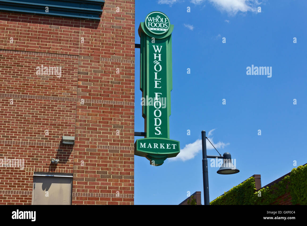 Indianapolis - ca. Mai 2016: Whole Foods Market, Amerikas gesündeste Lebensmittelgeschäft III Stockfoto