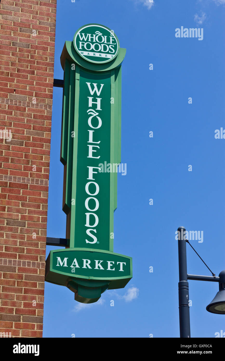 Indianapolis - ca. Mai 2016: Whole Foods Market, Amerikas gesündeste Lebensmittelgeschäft IV Stockfoto