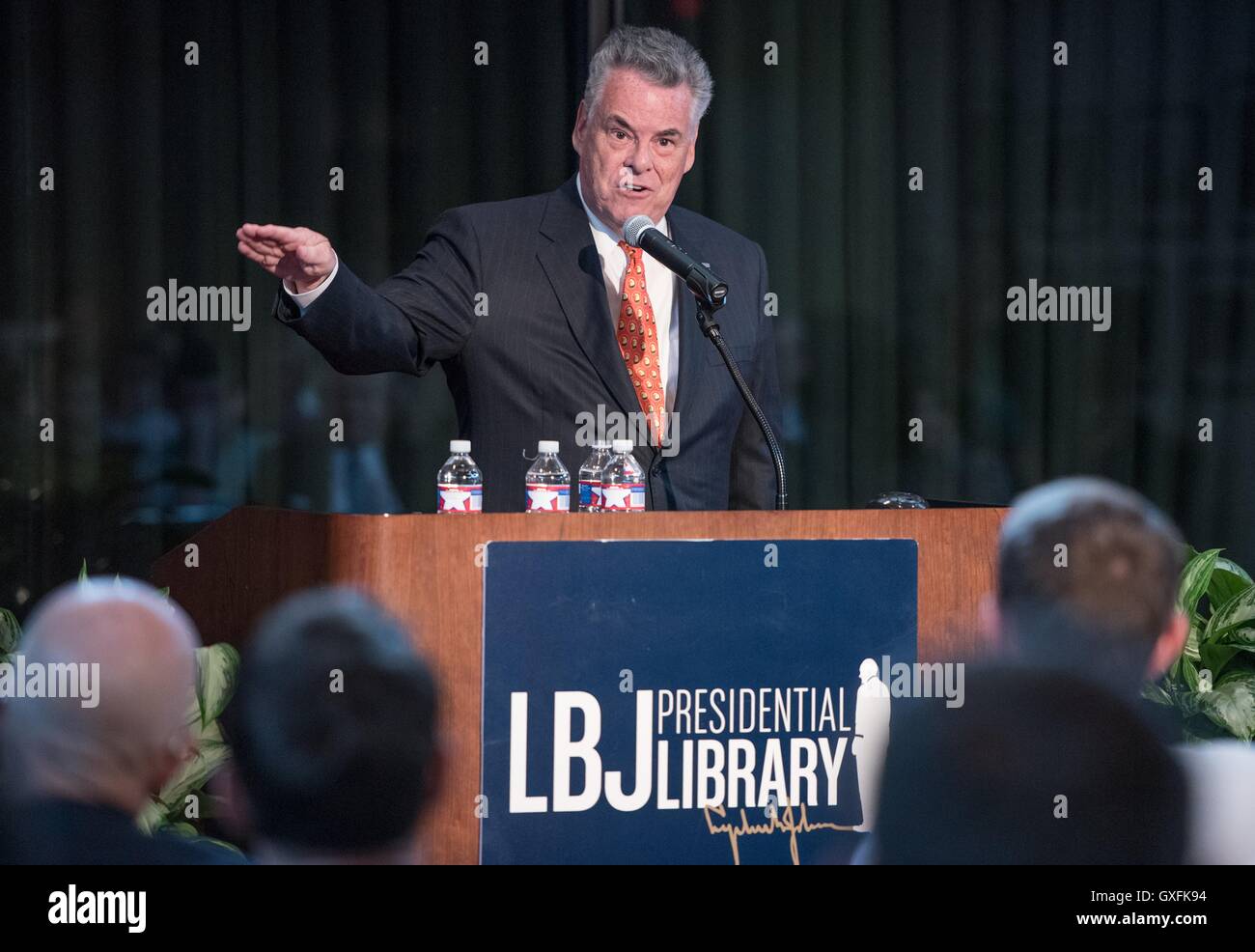 US republikanische Partei Vertreter aus New York Peter King spricht während einer UT-Unterhaltung bei der LBJ Presidential Library 9. November 2015 in Austin, Texas. Stockfoto