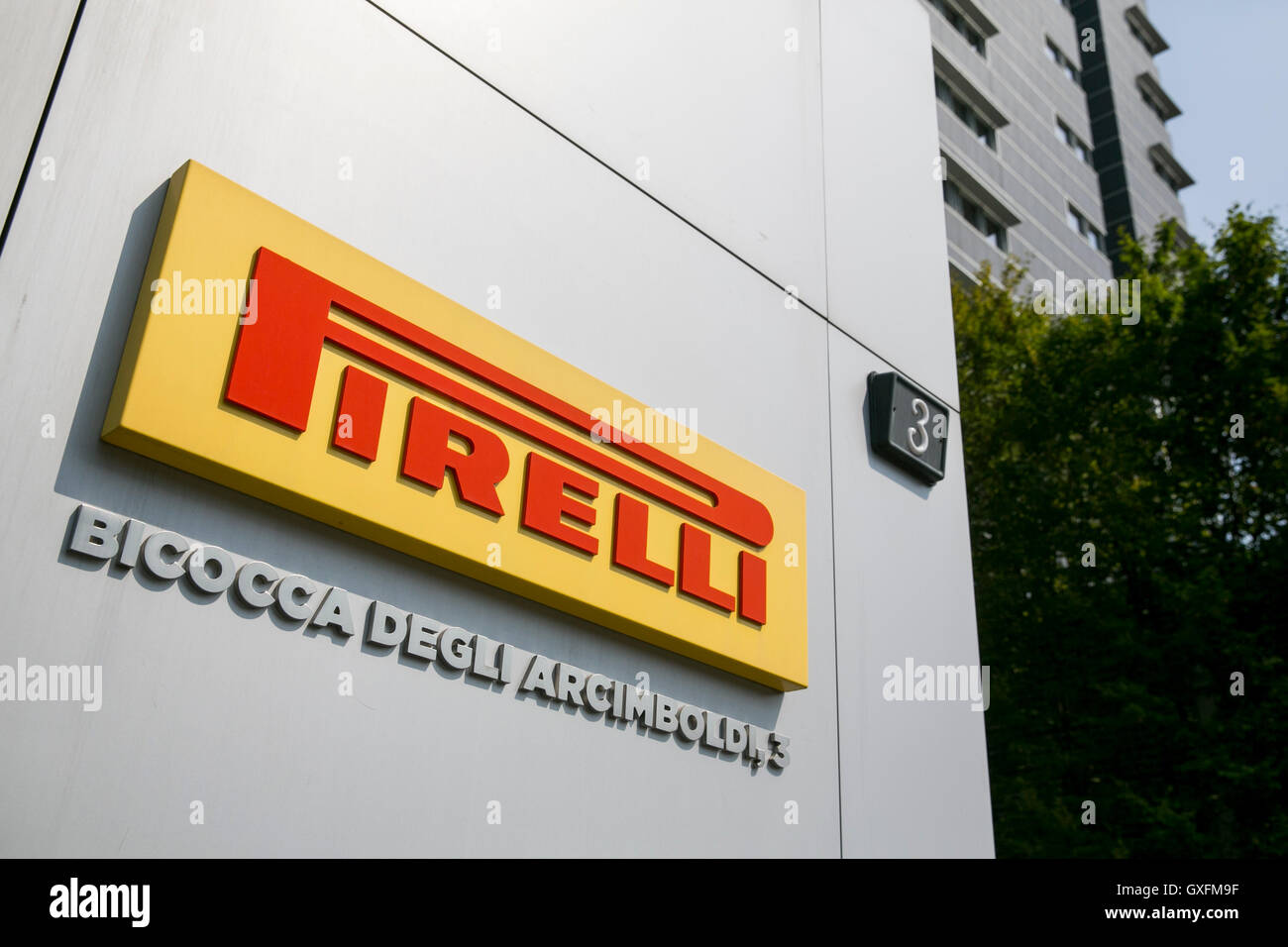 Ein Logo Zeichen außerhalb der Hauptsitz der Pirelli & C. SpA in Mailand, Italien am 3. September 2016. Stockfoto