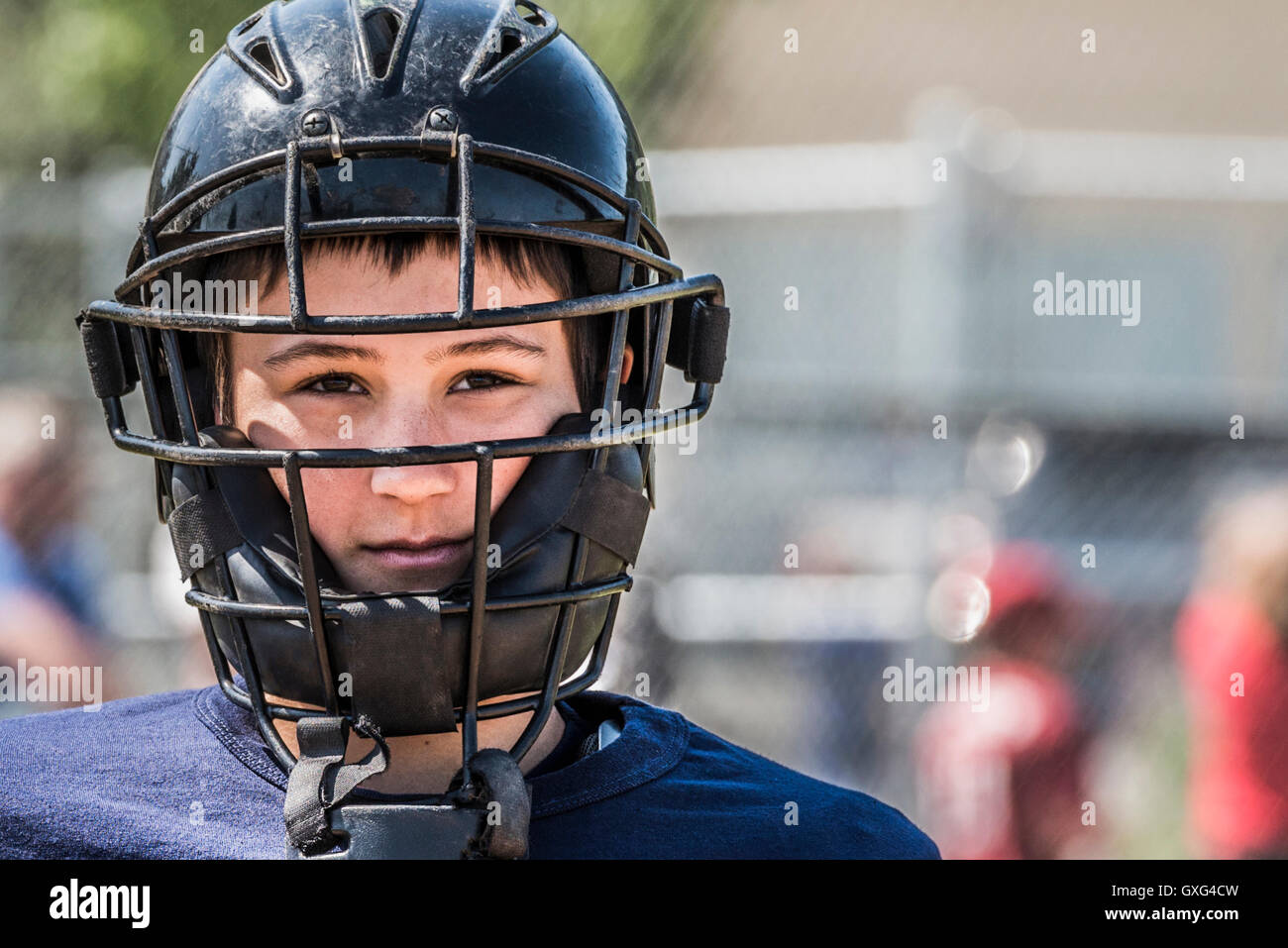Kaukasische junge mit Baseball-Catcher-Maske Stockfotografie - Alamy