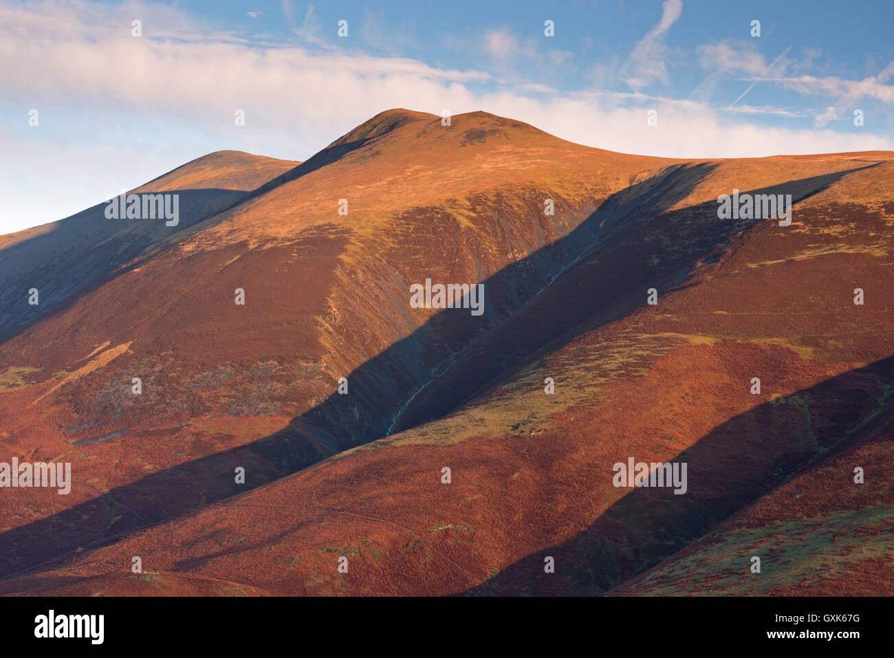 Skiddaw, die vierte höchste Berg in England, Nationalpark Lake District, Cumbria, England. Herbst (November) 2014. Stockfoto