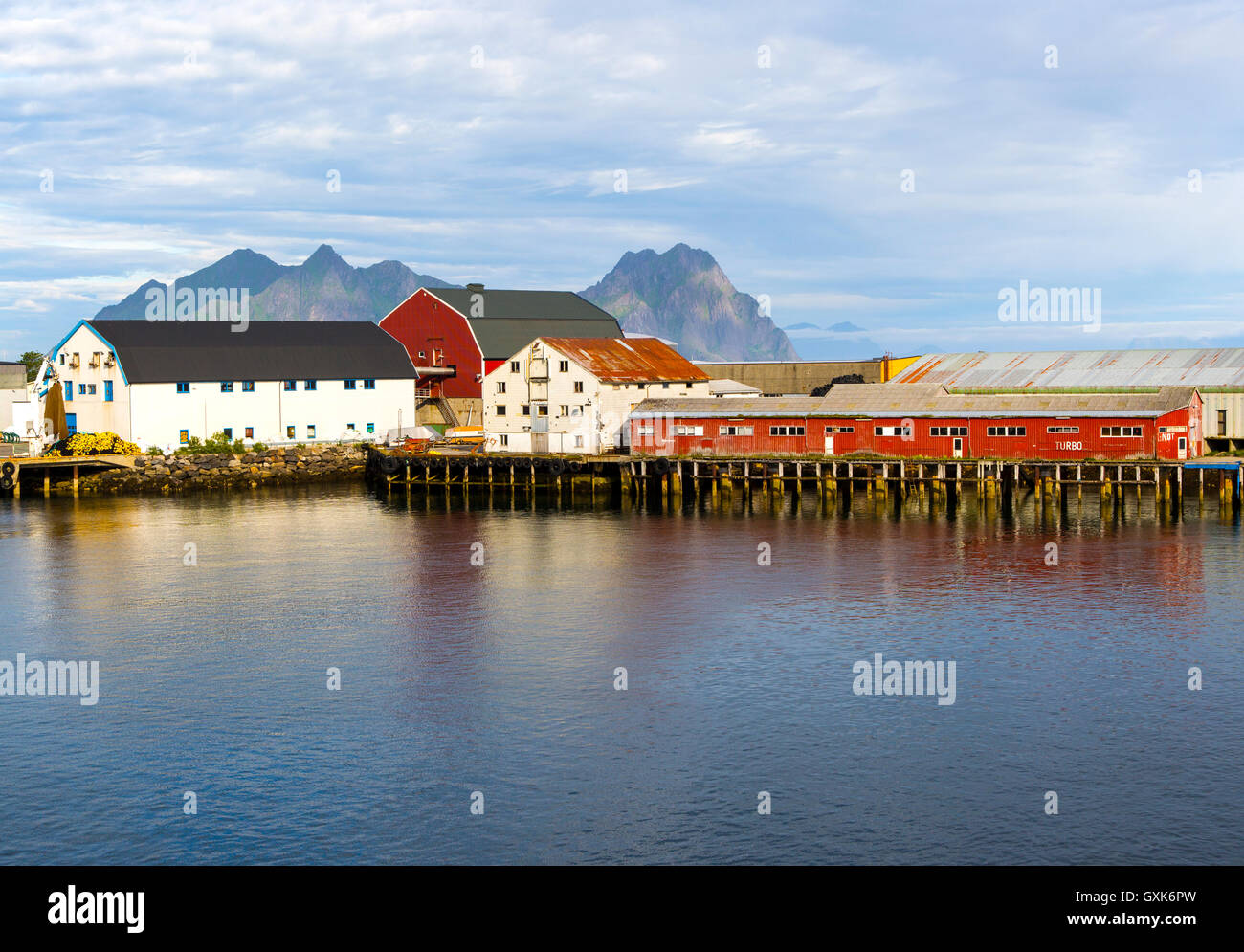 Fischverarbeitung Gebäude in Svolvaer, Lofoten-Inseln, Nordland, Norwegen Stockfoto