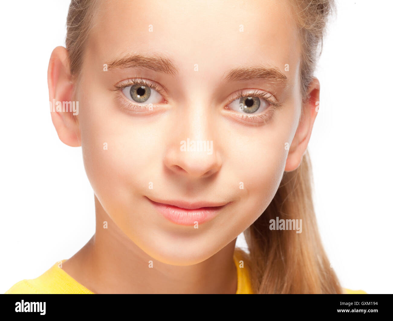 Porträt eines schönen jungen Mädchens mit langen blonden Haaren Stockfoto