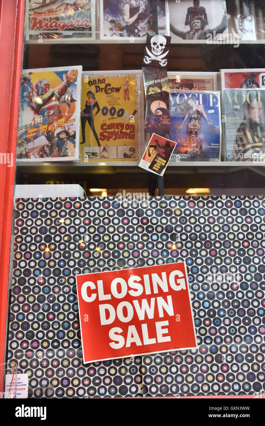Brewer Street, Soho, London, UK. 16. September 2016. Die berühmten Vintage Magazine Shop auf Brewer Street ist, schließen Stockfoto