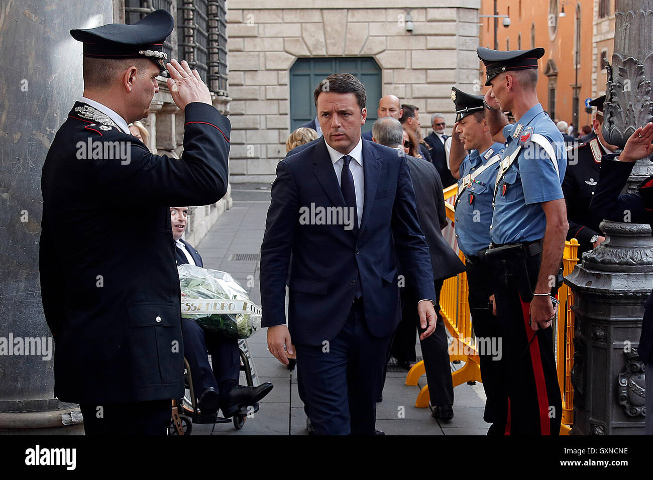 Roma, Italia. 17. September 2016. Matteo Renzi Rom 17. September 2016. Senat. Grabkammer für den ehemaligen Präsidenten der italienischen Republik Carlo Azeglio Ciampi, der im Alter von 95 Jahren gestorben. Samantha Zucchi Insidefoto Bildnachweis: Insidefoto Srl/Alamy Live-Nachrichten Stockfoto