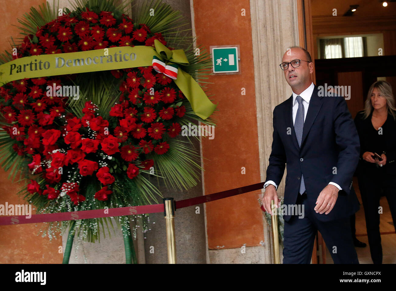 Roma, Italia. 17. September 2016. Angelino Alfano Rom 17. September 2016. Senat. Grabkammer für den ehemaligen Präsidenten der italienischen Republik Carlo Azeglio Ciampi, der im Alter von 95 Jahren gestorben. Samantha Zucchi Insidefoto Bildnachweis: Insidefoto Srl/Alamy Live-Nachrichten Stockfoto