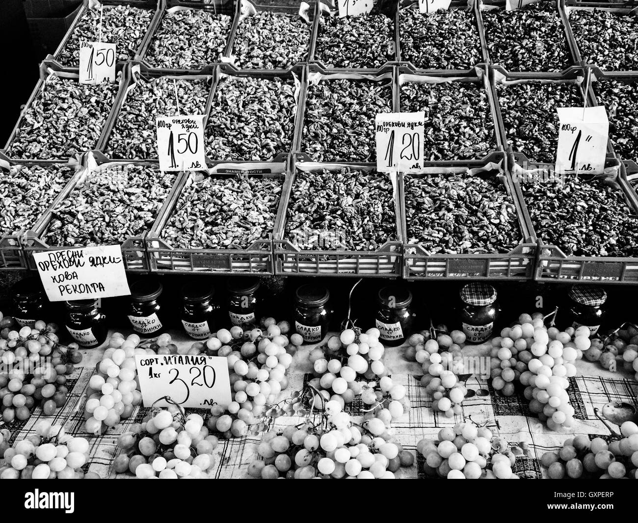 Seine wie Schritt zurück in der Zeit leben und Kultur, Speißen zu verkaufen in hiesigen Gärten angebaut.  © Clifford Norton/Alamy Leben Stockfoto