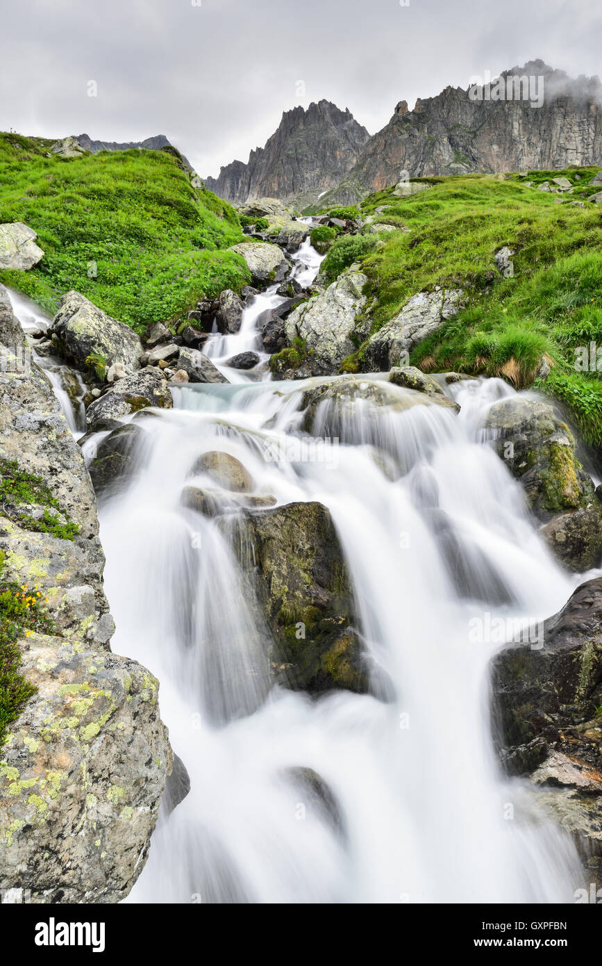 Alpiner Bergbach Stockfoto