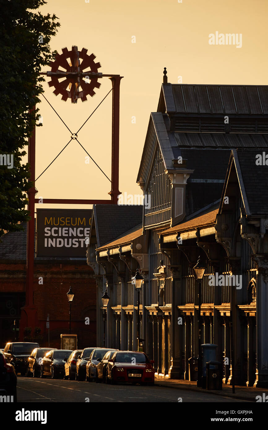 Manchester Museum Science Industrie viktorianischen Architektur Eisen außen öffentliche Ausstellung Raum Kunstmuseum zeigt anzeigen Stockfoto