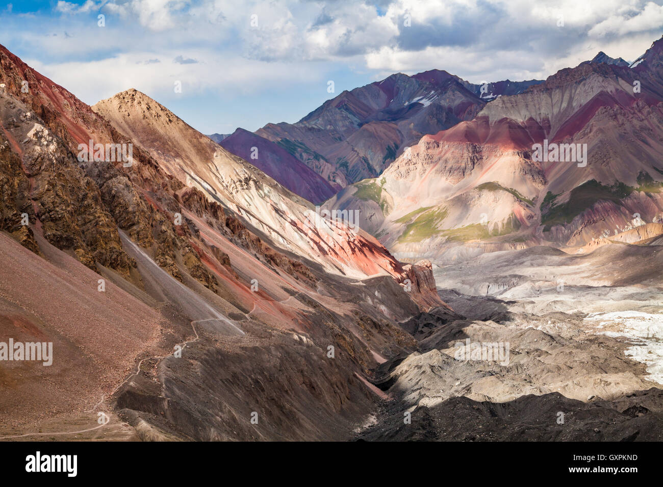 Schöne Aussicht auf Pamir-Gebirge in der Nähe des Peak Lenin, Kirgisistan Stockfoto