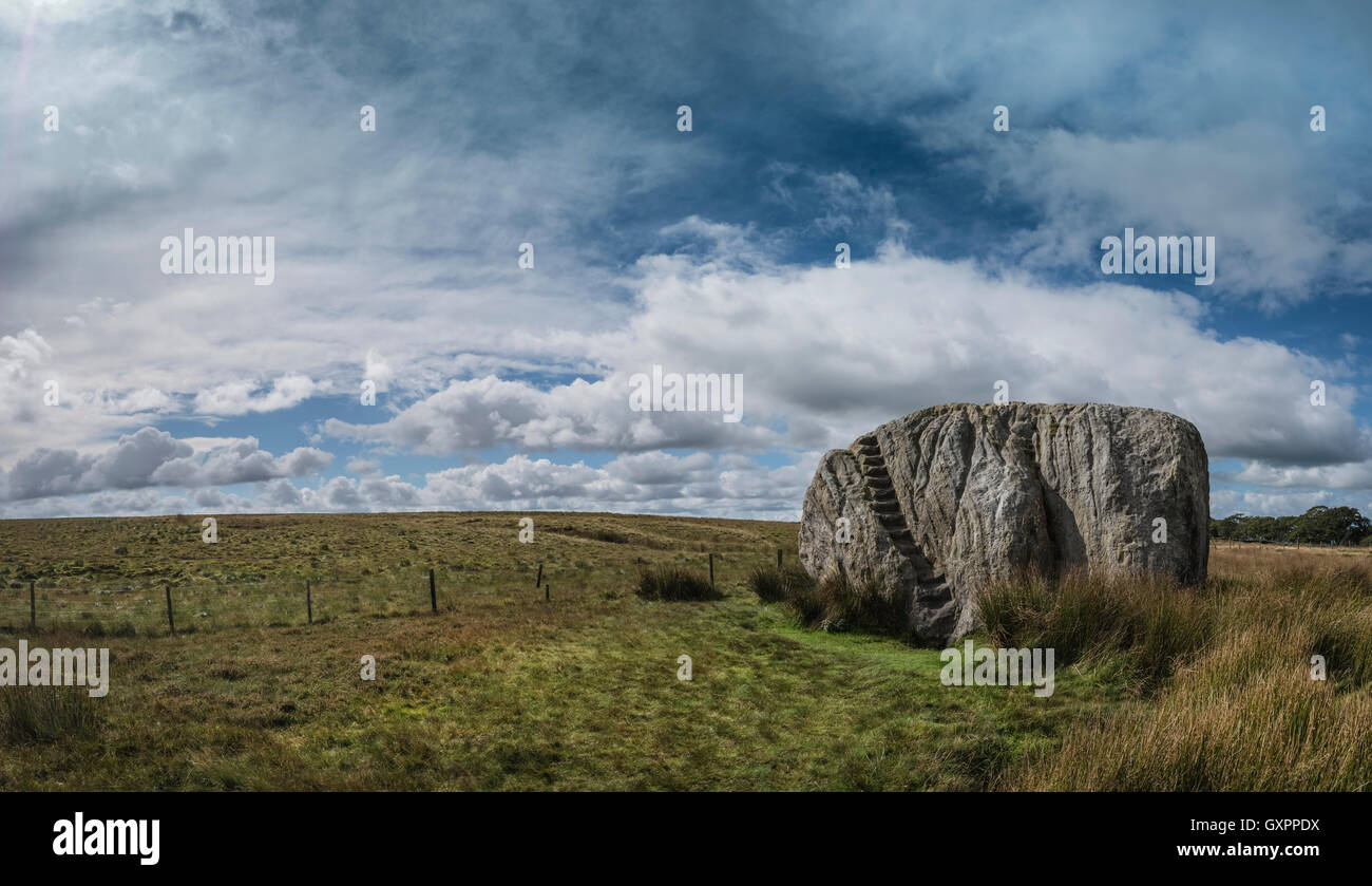 Der große Stein Fourstones glazialen unberechenbar auf Tatham fiel, North Yorkshire, North West England, UK. Stockfoto