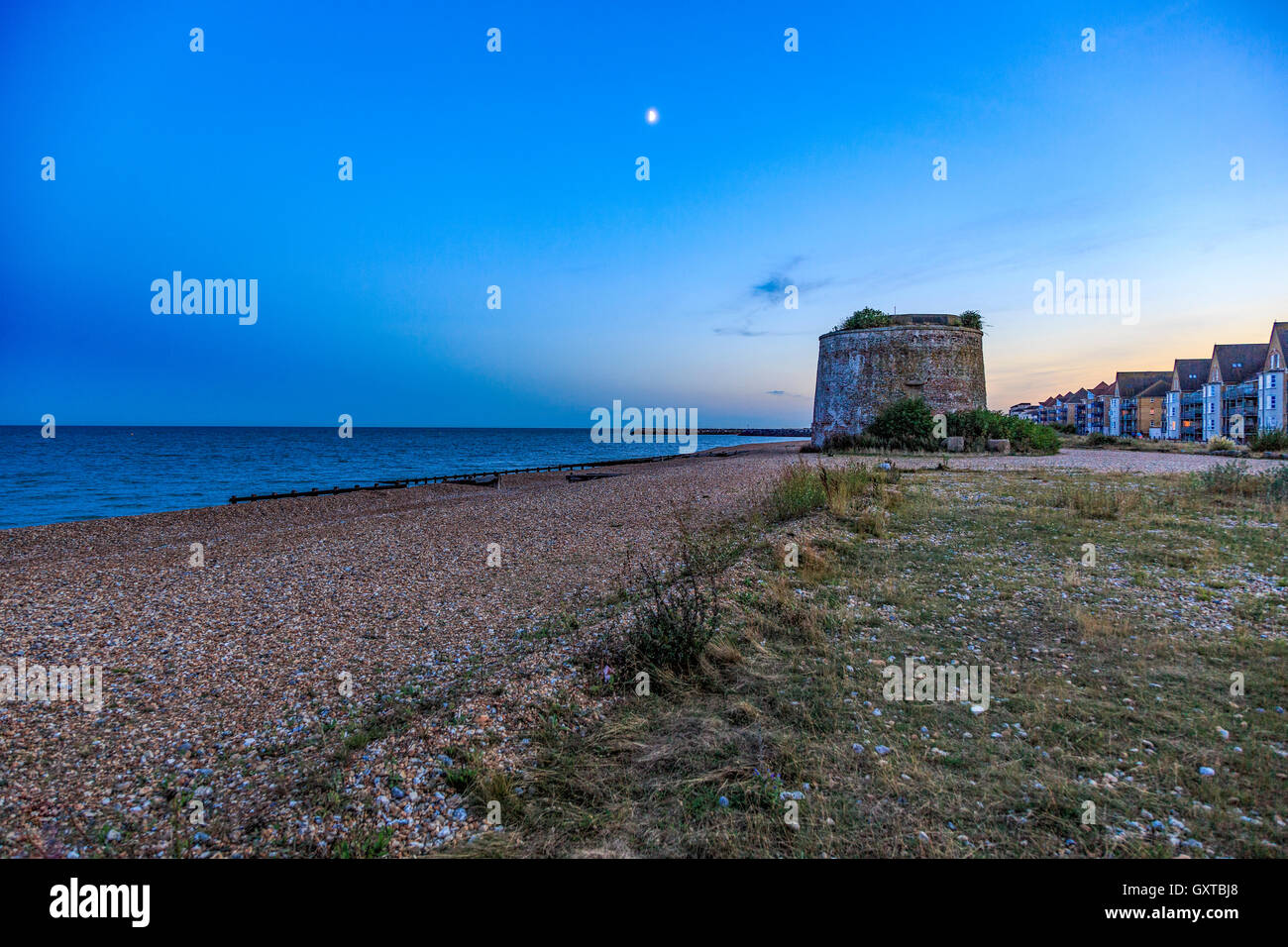 Dämmerung Martello-Turm in der Nähe von The Sovereign Harbour Eastbourne East Sussex Stockfoto