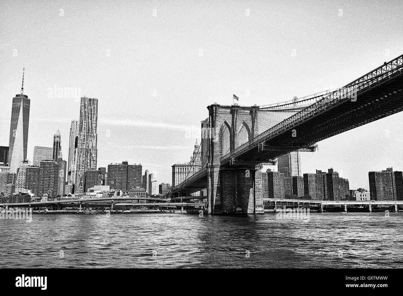 Die Brooklyn Bridge, überqueren den East River in lower Manhattan Stockfoto