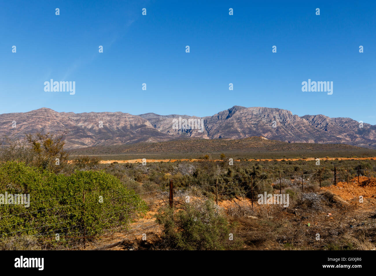Die Zaun-Landschaft - Südafrikas Geographie. Südafrika nimmt die Südspitze von Afrika, seine lange Küstenlinie erstreckt sich Stockfoto
